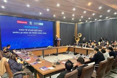 Colloque « La macroéconomie du Vietnam : retour sur 2024 et perspectives pour 2025 », tenu le 3 janvier à Hanoï. Photo: Vietnamplus