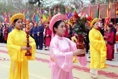 Fête au temple dédié à la Mère Au Co à Phu Tho. Photo: VNA