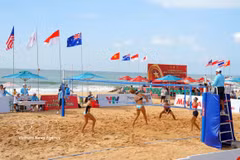 Le tournoi international de beach-volley féminin 2026 a débuté le 14 août au complexe touristique NovaWorld Phan Thiet. Photo: VNA