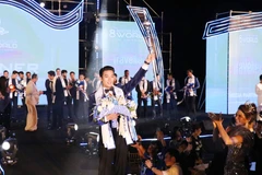 Nguyen Huu Hung remporte le titre de Mister Tourism World 2025. Photo: VNA