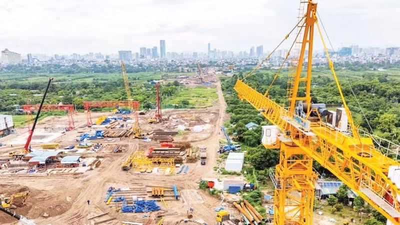 Chantier du projet de pont de Tu Lien. Photo: nhandan.vn