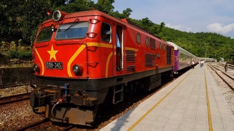 Le train « Connexion des patrimoines du Centre », reliant Hue à Da Nang, propose une expérience sensorielle unique. Photo: nhandan.vn