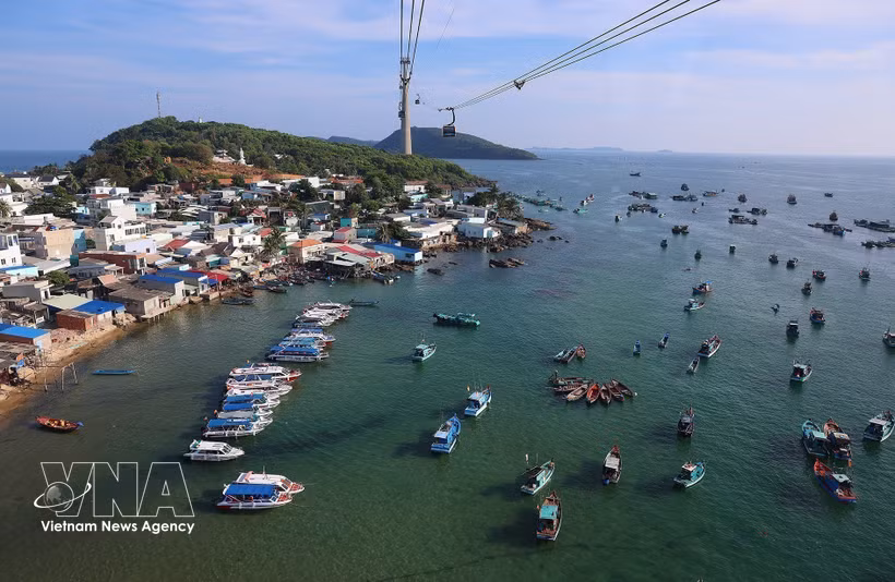Vue d'en haut du village de pêche sur l'îlot Thom de Phu Quoc. Photo: VNA