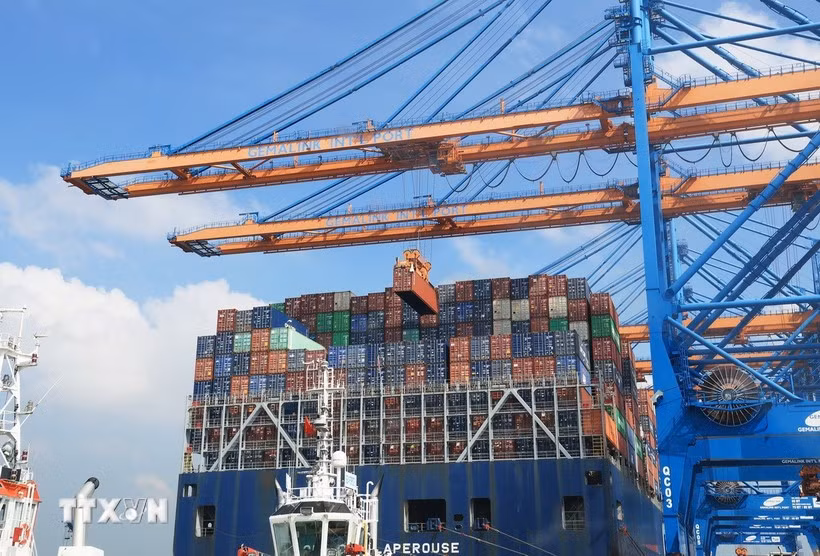 Le nombre d’escales de navires maritimes dans le système portuaire vietnamien a atteint 134.600 en 2025. Photo: VNA