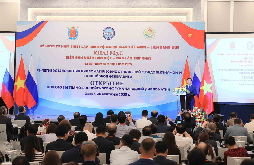 Ouverture du premier Forum populaire Vietnam-Russie à Hanoï. Photo: VNA
