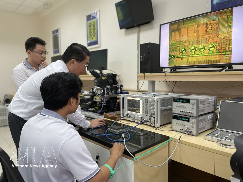 Laboratoire des microcircuits et des systèmes haute fréquence de l'Université de technologie de Hô Chi Minh-Ville. Photo : VNA
