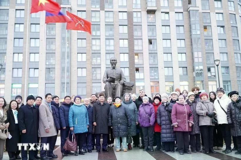 Le monument Hô Chi Minh à Saint-Pétersbourg. Photo: VNA