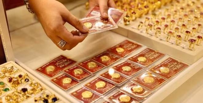 Une bourse de l’or nationale est jugée essentielle pour rétablir l’ordre, contrôler l’offre et la demande, et instaurer un canal transparent. Photo: VNA
