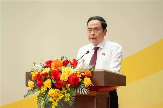 Le président de l'AN, Trân Thanh Mân s'exprime à la 7e réunion des députés à plein temps. Photo: VNA