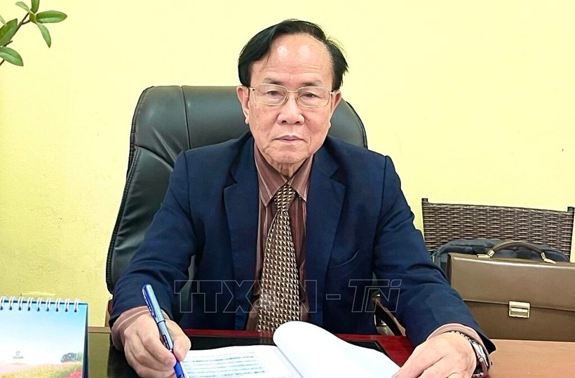 Le professeur et docteur Dinh Van Chiên, vice-président et secrétaire général de l’Association vietnamienne de l’édition scientifique, également directeur de l’Institut des sciences et technologies de la mécanique, de l’automatisation et de l’environnement. Photo: VNA