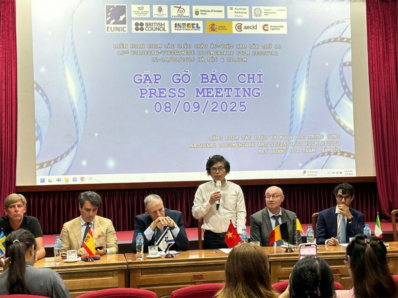 Conférence de presse sur le 15e Festival du film documentaire Europe-Vietnam. Photo : VNA