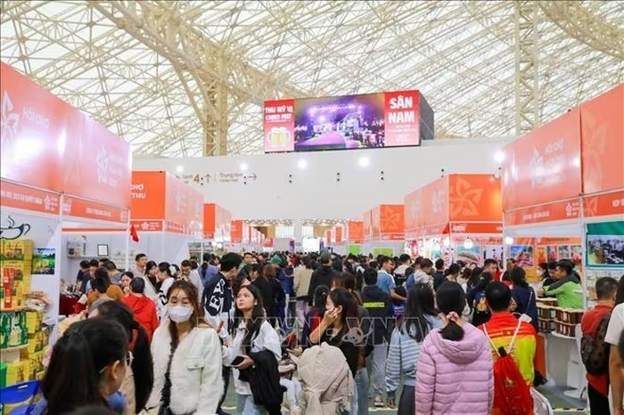 La Foire d’Automne 2025 accueille près d’un million de visiteurs. Photo: VNA