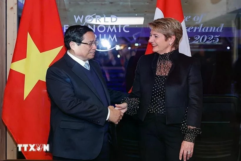 Le Premier ministre Pham Minh Chinh et la présidente suisse Karin Keller-Sutter. Photo: VNA