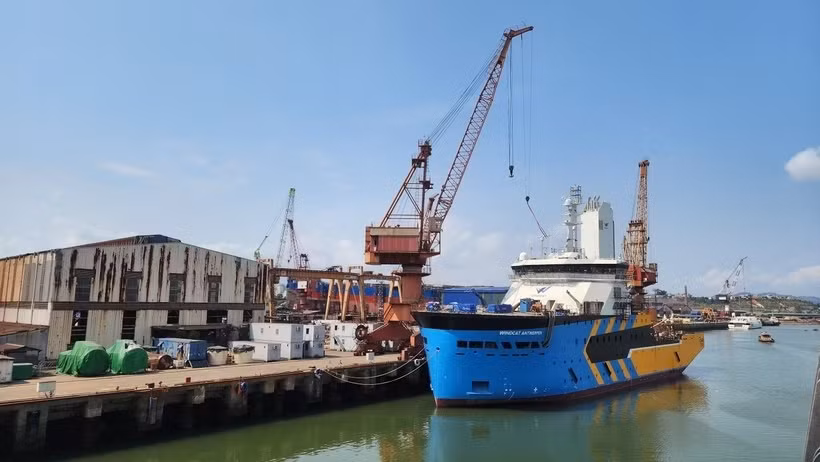 Le chantier naval Ha Long construit la série CSOV - navire de service pour l’éolien offshore, qui exige des normes très élevées tout au long des processus de construction et d'exploitation. Photo: VietnamPlus