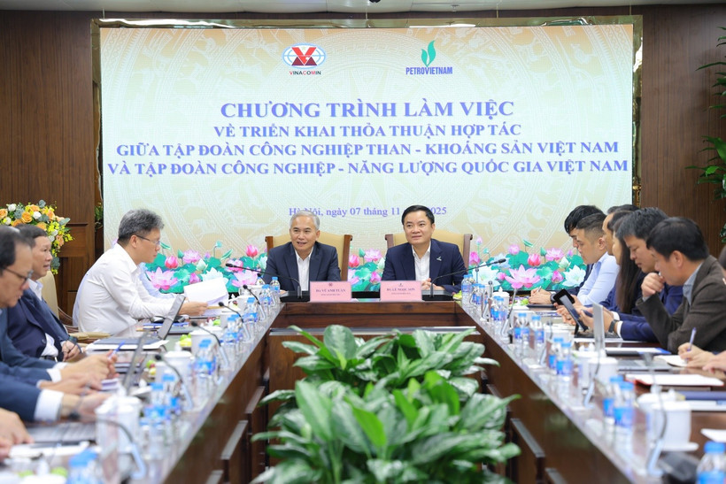 Séance de travail entre Petrovietnam et TKV. Photo: petrotimes.vn