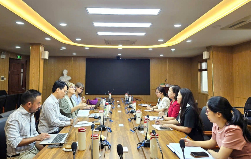 Séance de travail entre l'Association des agriculteurs du Vietnam et la FAO. Photo: hoinongdan.org.vn