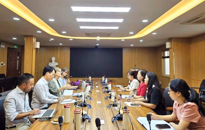 Séance de travail entre l'Association des agriculteurs du Vietnam et la FAO. Photo: hoinongdan.org.vn
