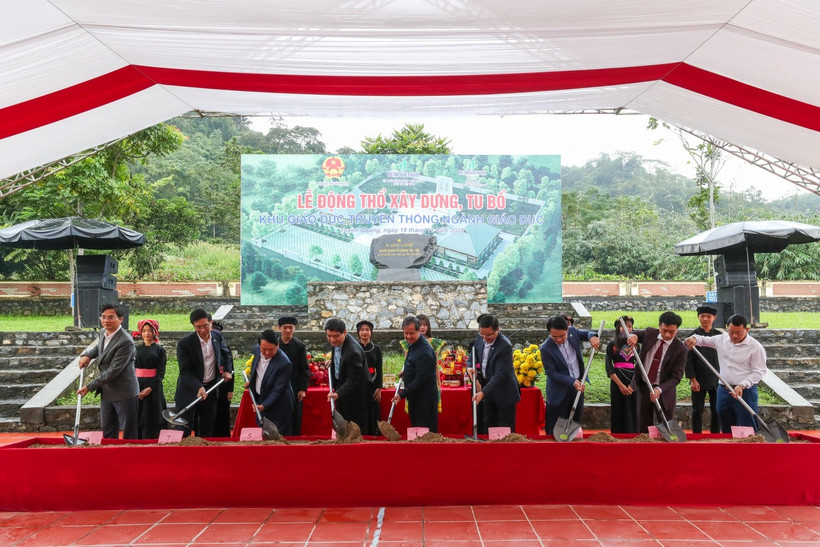 Mise en chantier du Centre de sensibilisation à la tradition du secteur de l'éducation à Tuyên Quang. Photo: petrotimes.vn