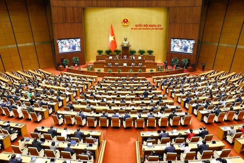 Une séance de travail dans le cadre de la 9e session extraordinaire de l’Assemblée nationale. Photo: VNA