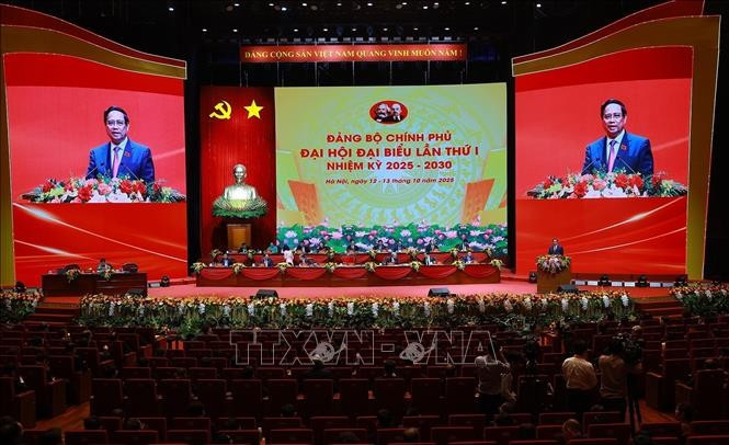 Le Premier ministre Pham Minh Chinh s'exprime lors de la séance préparatoire du 1er Congrès de l’organisation du Parti du gouvernement pour le mandat 2025–2030. Photo: VNA