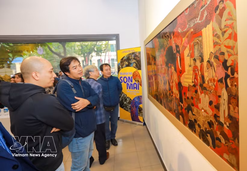 Exposition sur l'art de la laque à Hanoï en vue du 14ᵉ Congrès national du Parti. Photo: VNA 