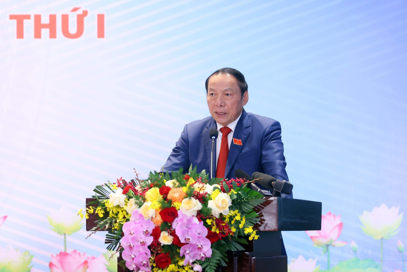 Nguyên Van Hung, chef de la Commission de la sensibilisation, de l’éducation et de la mobilisation des masses du Comité du Parti du Gouvernement et ministre de la Culture, des Sports et du Tourisme, à la conférence de presse du premier Congrès de l’organisation du Parti du Gouvernement pour le mandat 2025-2030. Photo: VNA