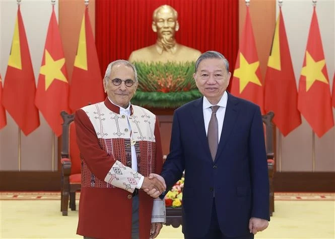 Le secrétaire général du Parti To Lam (gauche) reçoit le président du Timor-Leste. Photo: VNA