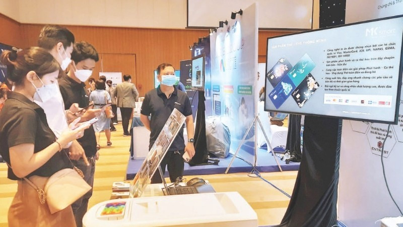 L’IA pourrait contribuer à hauteur de 5.000 milliards de dollars à l’économie mondiale d’ici 2030. Pour le Vietnam, ce potentiel est estimé entre 120 et 130 milliards de dollars d’ici 2040. Photo: nhandan.vn