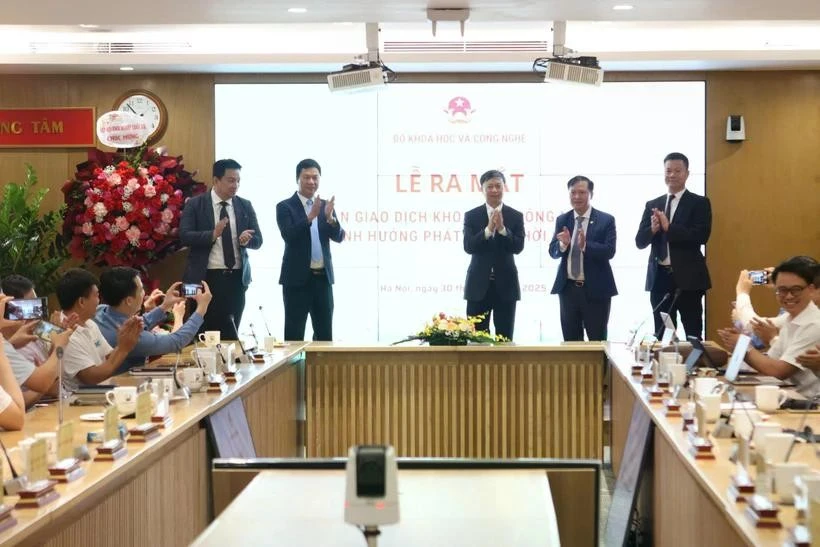 Lancement de la plate-forme Techmart Online. Photo: VNA