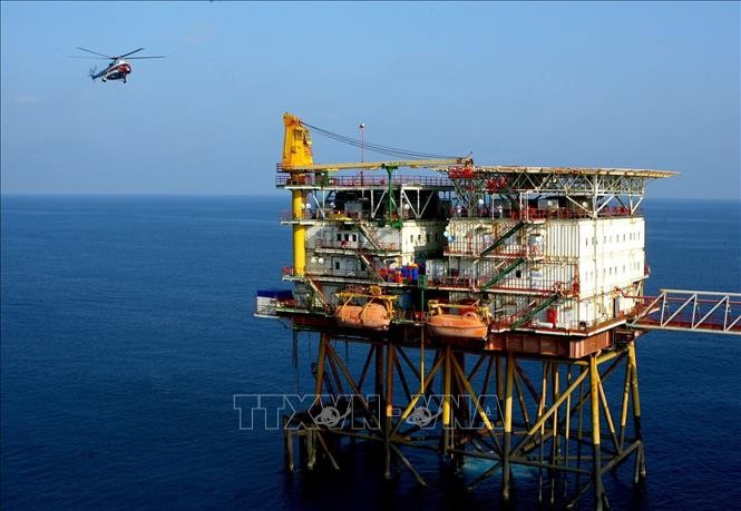 Une plate-forme de la joint-venture pétrolière Vietsovpetro. Photo: VNA