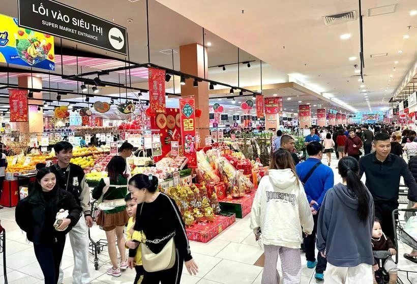 Le fort développement du marché intérieur constitue une base importante pour maintenir la croissance économique et stabiliser la production. Photo : VietnamPlus