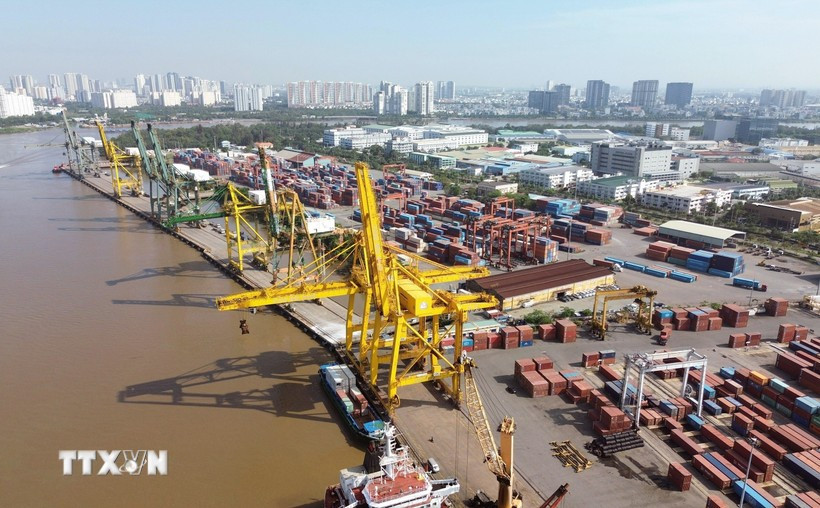 L’escalade du conflit au Moyen-Orient perturbe le transport maritime et pesant lourdement sur les flux commerciaux internationaux. Photo: VNA