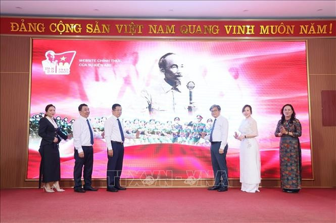 Lancement de la plateforme numérique “A80 - Fierté du Vietnam”. Photo: VNA