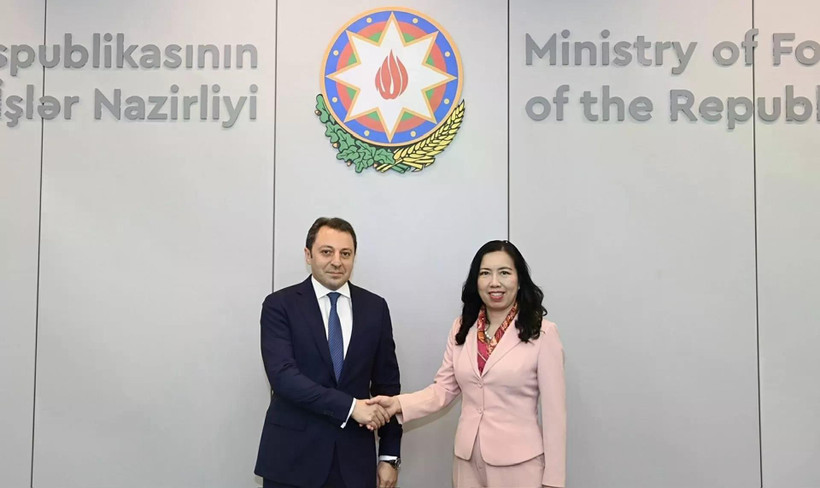 La vice-ministre des Affaires étrangères Lê Thi Thu Hang et son homologue azerbaïdjanais E. Mammadov. Photo: VNA