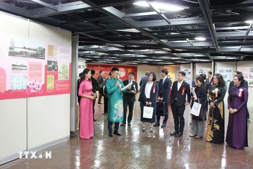 L’exposition « Hô Chi Minh – Symbole de notre temps » dans la ville de Fukuoka. Photo: VNA