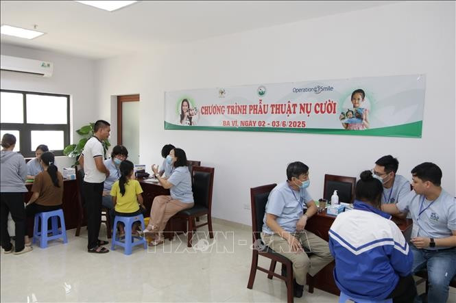 Dépistage à l'Hôpital général du district de Ba Vi. Photo: VNA