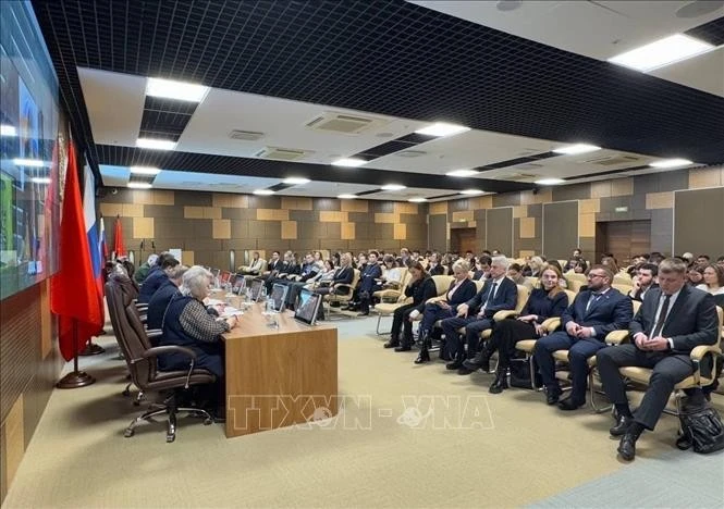 Séminaire en l’honneur du 75e anniversaire des relations diplomatiques Vietnam-Russie à Saint-Pétersbourg. Photo: VNA