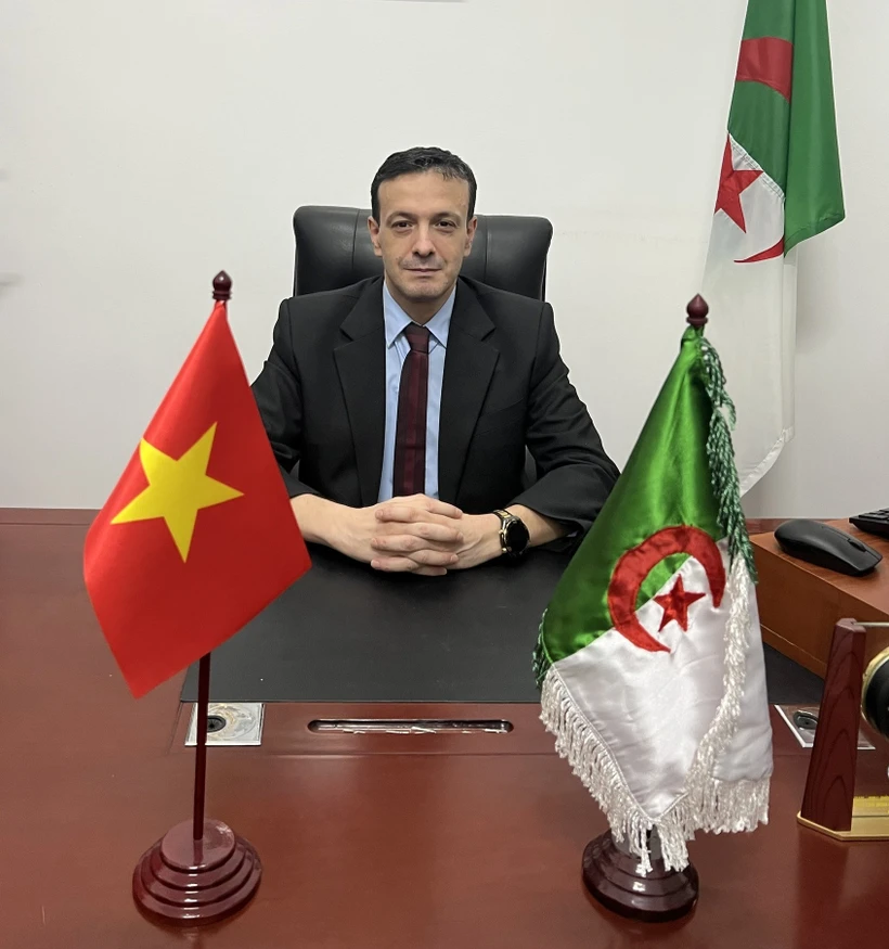 Redha Oucher, chargé d’affaires par intérim de l’ambassade d’Algérie au Vietnam. Photo: ambassade d’Algérie au Vietnam