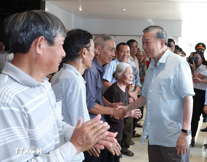 Le secrétaire général Tô Lâm exprime sa solidarité envers la population de Thai Nguyên. Photo: VNA thai-nguyen.jpg