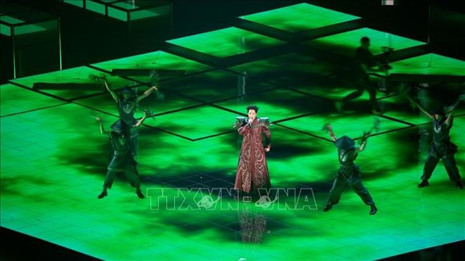 L'interprétation magistrale de "Phù Dông Thiên Vuong" de Duc Phuc. Photo: VNA vna-potal-duc-phuc-gianh-cup-intervision-2025-stand-3.jpg