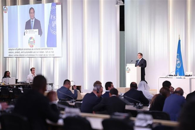 Le Premier ministre Pham Minh Chinh prononce un discours lors la session plénière de la 3ᵉ Conférence des Nations unies sur l'Océan (UNOC3). chinh-3.jpg