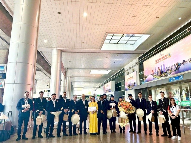 Hô Chi Minh-Ville accueille les passagers sur le premier vol charter en provenance d'Iran - Photo : chinhphu.vn iran-2.jpg