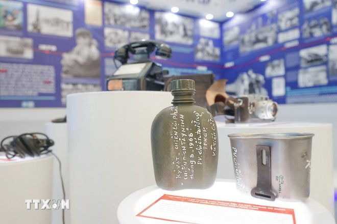 Des objets exposés sur le stand de la VNA à l'Exposition des réalisations nationales. Photo: VNA vna-2.jpg
