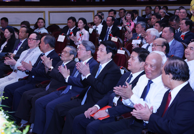 Les délégués lors de la cérémonie. Photo: VNA avocats.jpg