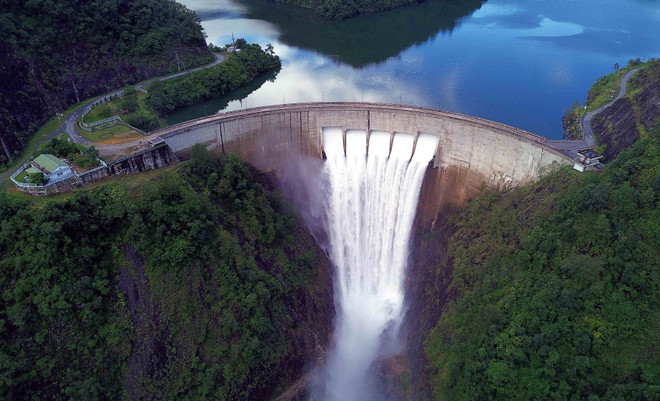 Le barrage hydroélectrique de Nâm Chiên est onsidéré comme le plus grand barrage voûte jamais construit au Vietnam. anh-41.jpg