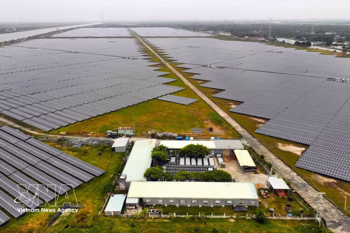 La centrale solaire Trung Nam Tra Vinh, dans la province de Tra Vinh, fournit environ 250 millions de kWh d'électricité par an. Photo: VNA