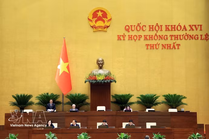 Le vice-président de l’Assemblée nationale, Nguyen Doan Anh, préside la séance. Photo : VNA