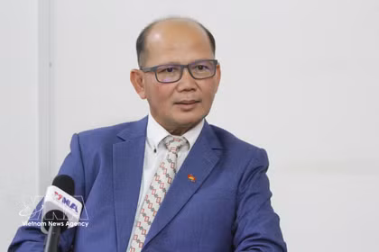 Uch Leang, directeur par intérim du Département d’études sur l’Asie, l’Afrique et le Moyen-Orient de l’Institut des relations internationales relevant de l’Académie royale du Cambodge, également président de l’Association des anciens étudiants cambodgiens au Vietnam. Photo : VNA