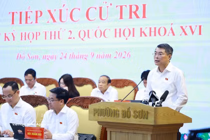 Le Premier ministre Le Minh Hung s'exprime. Photo: VNA