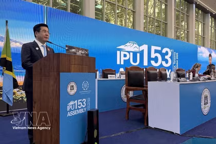 Le vice-président de l'Assemblée nationale, Nguyen Hong Dien, prend la parole lors du débat général de haut niveau de la 153e Assemblée générale de l'Union interparlementaire (UIP-153). Photo : VNA